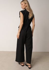 Born2be - Czarny Bawełniano-Wiskozowy Kombinezon Koszulowy Bez Rękawów z Baskinką Marmaya. Okazja: na co dzień. Kolor: czarny. Materiał: wiskoza, bawełna. Długość rękawa: bez rękawów. Styl: casual, klasyczny, elegancki #2