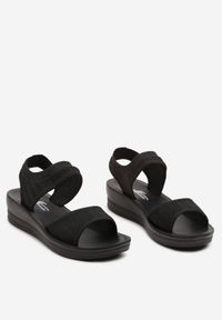 Renee - Czarne Sandały Wsuwane na Koturnie Tiamaeve. Okazja: na co dzień. Nosek buta: otwarty. Zapięcie: bez zapięcia. Kolor: czarny. Materiał: jeans. Obcas: na koturnie. Styl: casual #3