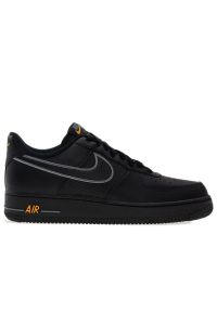 Buty męskie Nike Air Force 1 '07 IB7677-001 - czarne. Kolor: czarny. Materiał: guma, syntetyk, skóra. Szerokość cholewki: normalna. Sezon: lato. Model: Nike Air Force. Sport: koszykówka