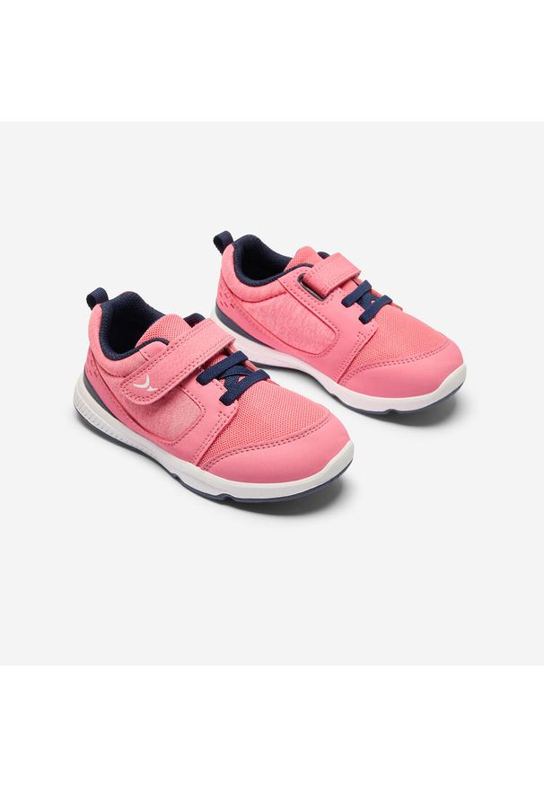 Decathlon - Buty dla dzieci Domyos 550 I Move. Kolor: wielokolorowy, różowy, niebieski. Materiał: materiał. Szerokość cholewki: normalna