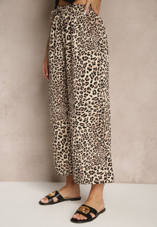 Renee - Czarno-Beżowe Spodnie Wide Leg z Gumką w Talii w Panterkowy Wzór Filanira. Okazja: na co dzień. Kolor: czarny. Styl: elegancki, casual