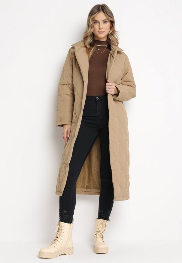 Born2be - Beżowy Długi Płaszcz Kurtka z Kołnierzem i Pikowaniem Semere. Kolor: beżowy. Długość: długie