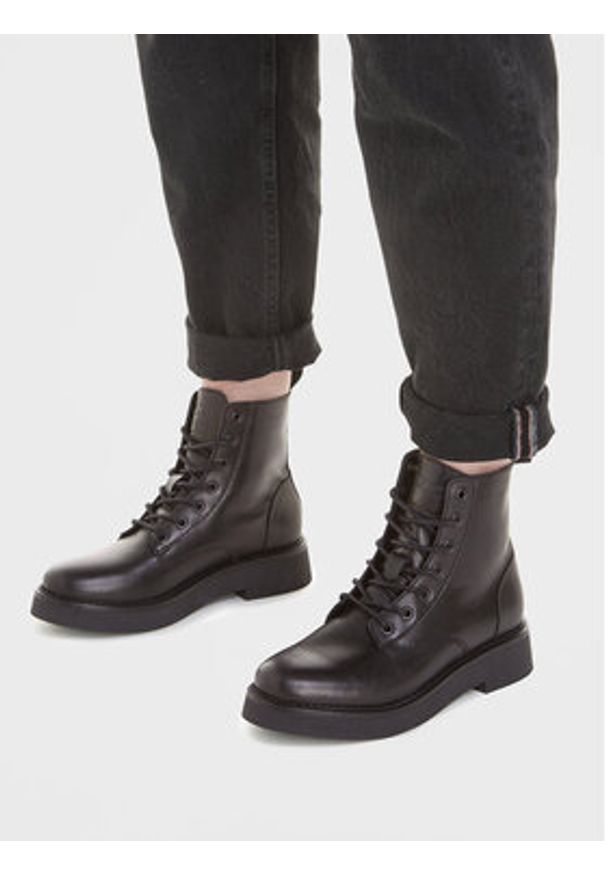 Tommy Jeans Trzewiki Tjw Lace Up Flat Boot EN0EN02310 Czarny. Kolor: czarny. Materiał: skóra
