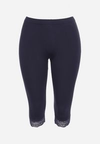 Born2be - Granatowe Spodnie Bawełniane Legginsy 3/4 z Koronką Amaratna. Okazja: na co dzień. Stan: podwyższony. Kolekcja: plus size. Kolor: niebieski. Materiał: bawełna, koronka. Wzór: koronka. Styl: elegancki, casual #5