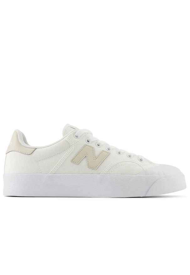 Buty unisex New Balance BB100CGN - białe. Kolor: biały. Materiał: materiał, syntetyk, dresówka, guma. Szerokość cholewki: normalna. Wzór: nadruk. Obcas: na platformie