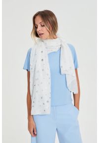 MOODO - Szal z nadrukiem biały. Kolor: biały. Materiał: poliester. Wzór: nadruk #1