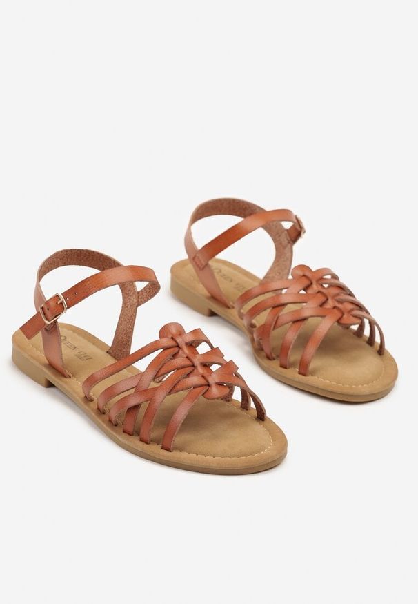 Renee - Brązowe Sandały z Geometryczną Cholewką Natirose. Zapięcie: sprzączka. Kolor: brązowy. Materiał: jeans. Wzór: geometria. Sezon: lato