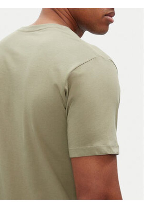 Pepe Jeans T-Shirt Eggo N PM508208 Zielony Regular Fit. Kolor: zielony. Materiał: bawełna