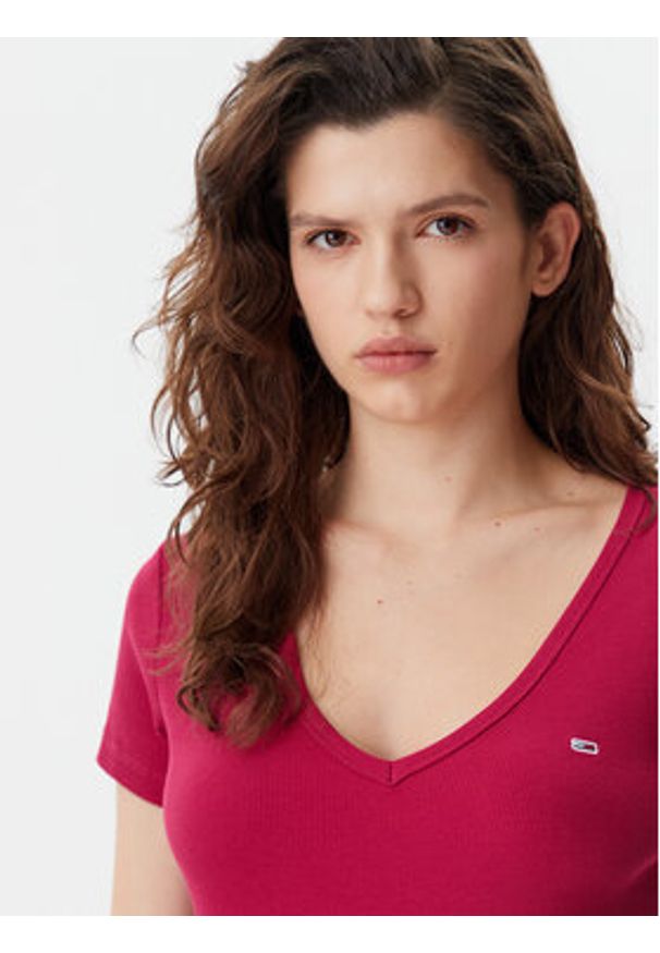 Tommy Jeans T-Shirt Essential DW0DW17385 Różowy Slim Fit. Kolor: różowy. Materiał: bawełna