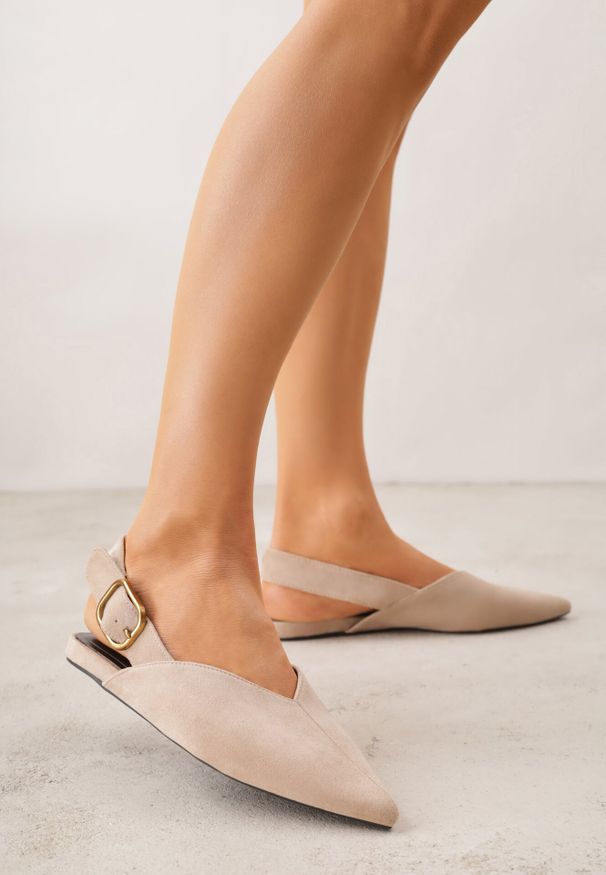 Born2be - Beżowe Sandały z Ozdobnym Wycięciem i Odkrytą Piętą Naitheis. Zapięcie: klamry. Kolor: beżowy. Materiał: jeans. Styl: elegancki