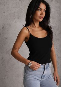 Renee - Czarny Bieliźniany Top z Bawełny z Koronką na Regulowanych Ramiączkach Beralisse. Kolor: czarny. Materiał: bawełna, koronka. Długość rękawa: na ramiączkach. Wzór: koronka. Sezon: wiosna, lato, zima #1