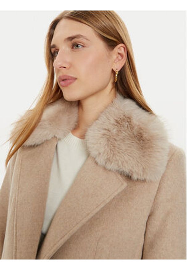 Guess Płaszcz zimowy Nancy W4BL32 WGJG2 Beżowy Regular Fit. Kolor: beżowy. Materiał: syntetyk. Sezon: zima