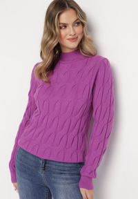 Born2be - Fioletowy Klasyczny Sweter w Ozdobny Splot Aliissa. Kolor: fioletowy. Materiał: dzianina. Długość rękawa: długi rękaw. Długość: długie. Wzór: ze splotem. Styl: klasyczny #1
