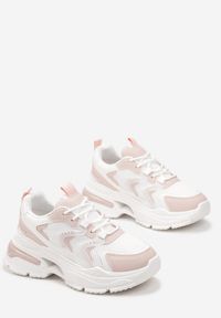 Born2be - Biało-Różowe Sneakersy na Grubej Podeszwie z Metalicznym Zdobieniem Teda. Kolor: różowy. Wzór: aplikacja #4