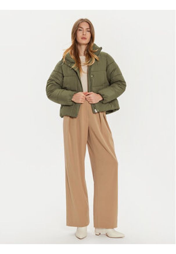 Vero Moda Kurtka zimowa Maggy 10311665 Brązowy Regular Fit. Kolor: brązowy. Materiał: syntetyk. Sezon: zima