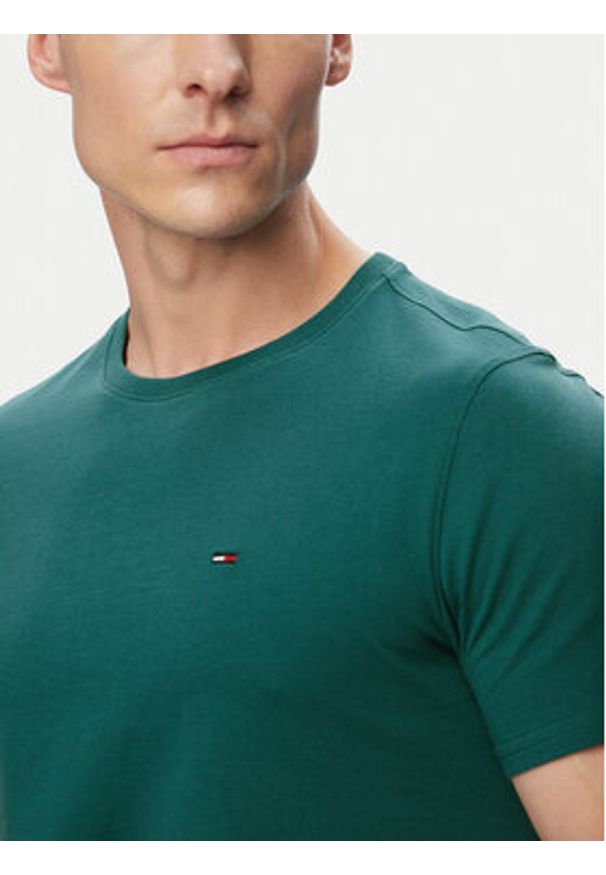 Tommy Jeans T-Shirt DM0DM04411 Zielony ciemny Slim Fit. Kolor: zielony. Materiał: bawełna