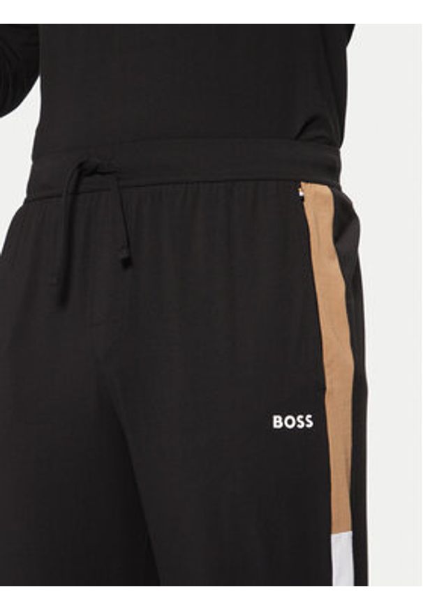 BOSS Piżama Balance 50535718 Czarny Regular Fit. Kolor: czarny. Materiał: bawełna