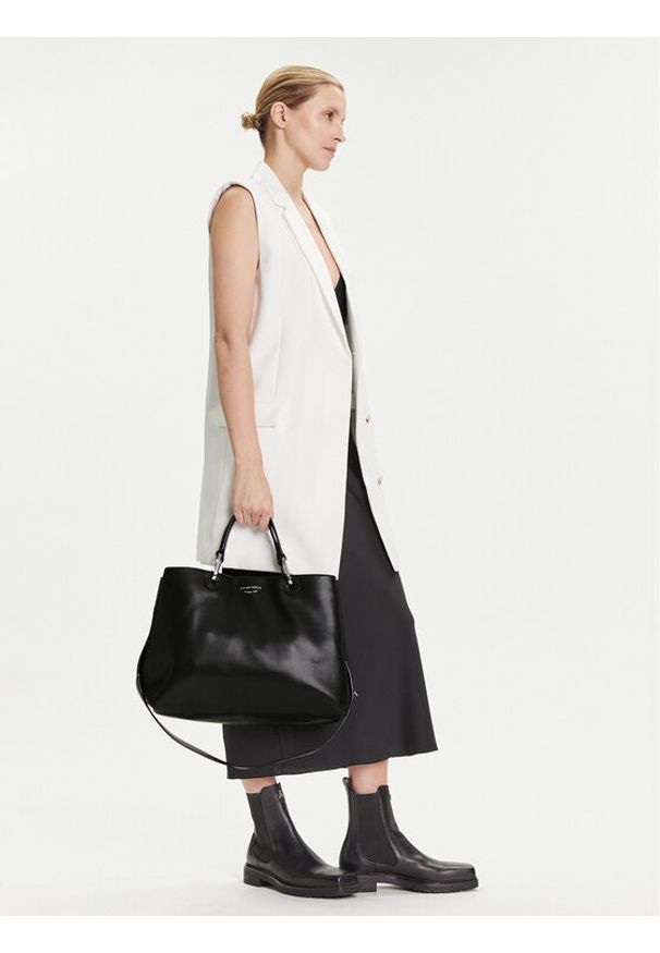 Emporio Armani Torebka EW000360 AF18673 UC001 Czarny. Kolor: czarny. Materiał: skórzane