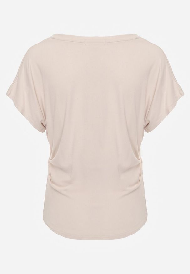 Born2be - Beżowy T-shirt z Wiskozy z Trójkątnym Dekoltem Achiore. Okazja: na co dzień. Kolor: beżowy. Materiał: wiskoza. Styl: klasyczny, casual