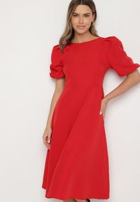 Born2be - Czerwona Sukienka o Rozkloszowanym Kroju z Bufiastymi Rękawami Melisseia. Kolor: czerwony. Styl: klasyczny #4