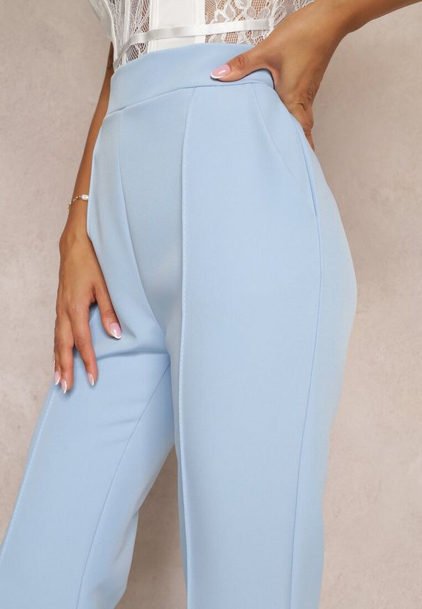 Renee - Niebieskie Szerokie Spodnie Garniturowe z Wysokim Stanem i Gumką w Talii Meaba. Stan: podwyższony. Kolor: niebieski. Materiał: materiał. Wzór: aplikacja, gładki. Styl: klasyczny