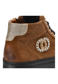 Brązowe Sneakersy CheBello Wygodne Skórzane Buty Damskie. Okazja: na co dzień. Kolor: brązowy. Materiał: skóra. Szerokość cholewki: normalna. Styl: casual