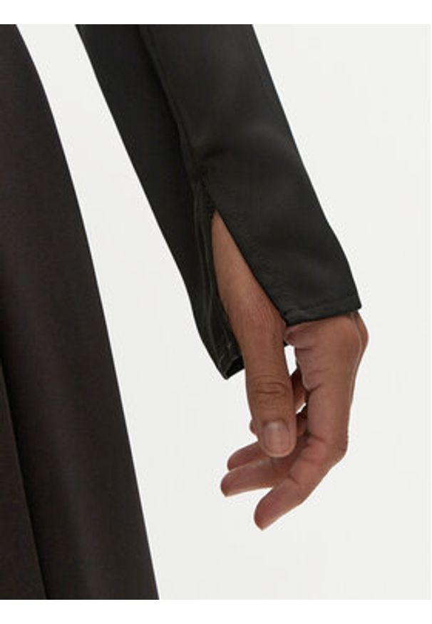 Calvin Klein Bluzka K20K208000 Czarny Regular Fit. Kolor: czarny. Materiał: syntetyk