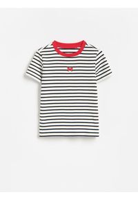 Reserved - Prążkowany t-shirt z haftem - wielobarwny. Materiał: prążkowany. Wzór: haft