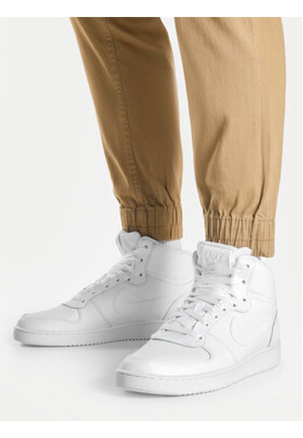 Nike Sneakersy AQ1773-100 Biały. Kolor: biały. Materiał: skóra