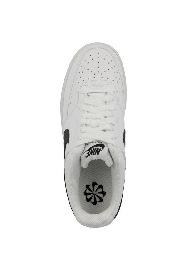 Buty do chodzenia damskie Nike Court Vision LO. Zapięcie: sznurówki. Kolor: pomarańczowy, biały, wielokolorowy, brązowy. Materiał: guma, materiał, tkanina, syntetyk. Szerokość cholewki: normalna. Model: Nike Court. Sport: turystyka piesza