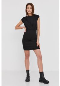 Answear Lab Sukienka kolor czarny mini dopasowana. Kolor: czarny. Materiał: dzianina. Wzór: gładki. Typ sukienki: dopasowane. Styl: wakacyjny. Długość: mini #4