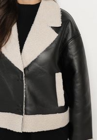 Born2be - Czarna Kurtka Biker o Kroju Ramoneski z Futrzanymi Wstawkami i Ociepleniem Nikida. Okazja: na co dzień. Kolor: czarny. Materiał: futro. Długość rękawa: długi rękaw. Długość: długie. Styl: klasyczny, casual, elegancki #5