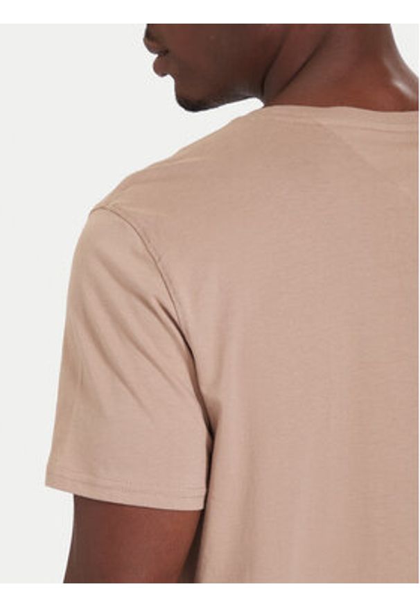 Tommy Jeans T-Shirt DM0DM04411 Beżowy Regular Fit. Kolor: beżowy. Materiał: bawełna