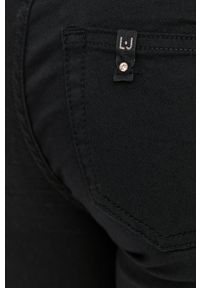 Liu Jo spodnie damskie kolor czarny dopasowane medium waist. Kolor: czarny. Materiał: materiał