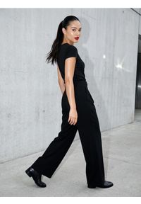 Sinsay - Eleganckie spodnie wide leg - czarny. Kolor: czarny. Styl: elegancki #1