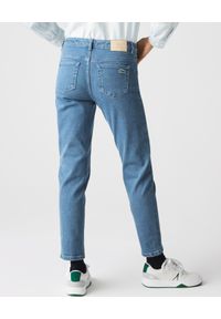 Lacoste - LACOSTE - Elastyczne jeansy skinny z haftem krokodyla. Stan: podwyższony. Kolor: niebieski. Wzór: haft #6