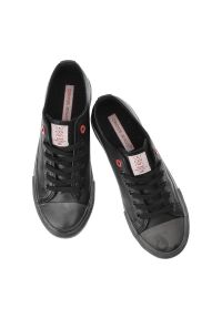 Czarne Trampki Cross Jeans Damskie Wygodne Obuwie. Zapięcie: sznurówki. Kolor: czarny. Materiał: guma, skóra ekologiczna. Styl: klasyczny, elegancki