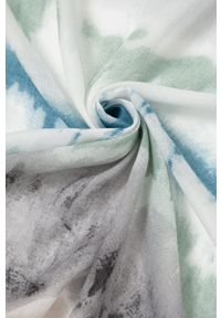 Answear Lab szal damski kolor granatowy wzorzysta. Kolor: niebieski. Materiał: materiał, poliester, tkanina. Styl: wakacyjny
