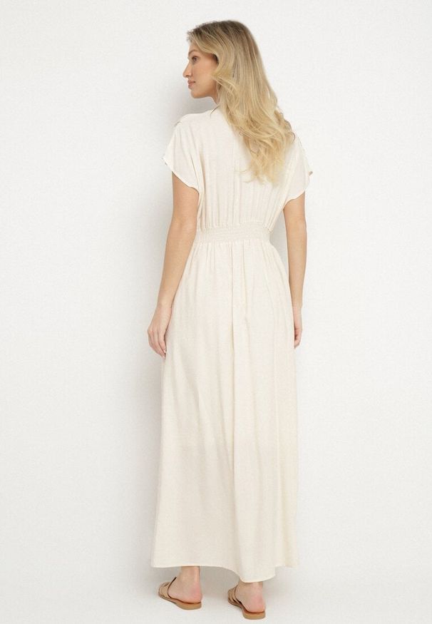 Born2be - Beżowa Koszulowa Sukienka z Bawełną Ozdobiona Metaliczną Nicią Tirlio. Okazja: na spacer, na co dzień. Kolor: beżowy. Materiał: bawełna. Wzór: aplikacja. Typ sukienki: koszulowe. Styl: klasyczny, casual, elegancki