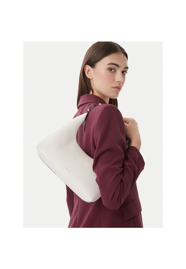 Torebka Calvin Klein. Kolor: biały