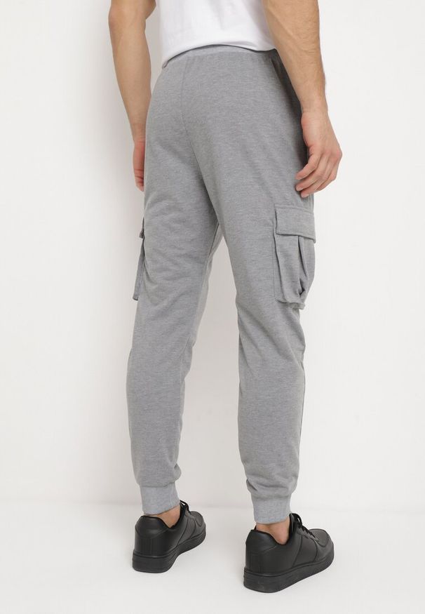 Born2be - Szare Spodnie Cargo Dresowe Evaleia. Kolor: szary. Materiał: dresówka