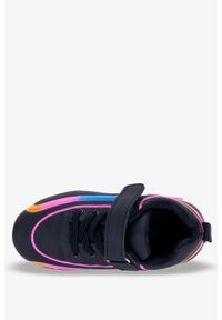 Casu - Czarne buty sportowe na rzep casu 18-11-21-m. Zapięcie: rzepy. Kolor: czarny