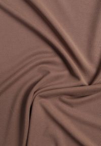 Born2be - Brązowa Gładka Bluzka Bez Rękawów z Półgolfem Nedivra. Okazja: na co dzień, na spotkanie biznesowe, do pracy. Kolor: brązowy. Materiał: poliester, elastan, materiał, jeans. Długość rękawa: bez rękawów. Wzór: gładki. Styl: casual, biznesowy, elegancki, klasyczny #6