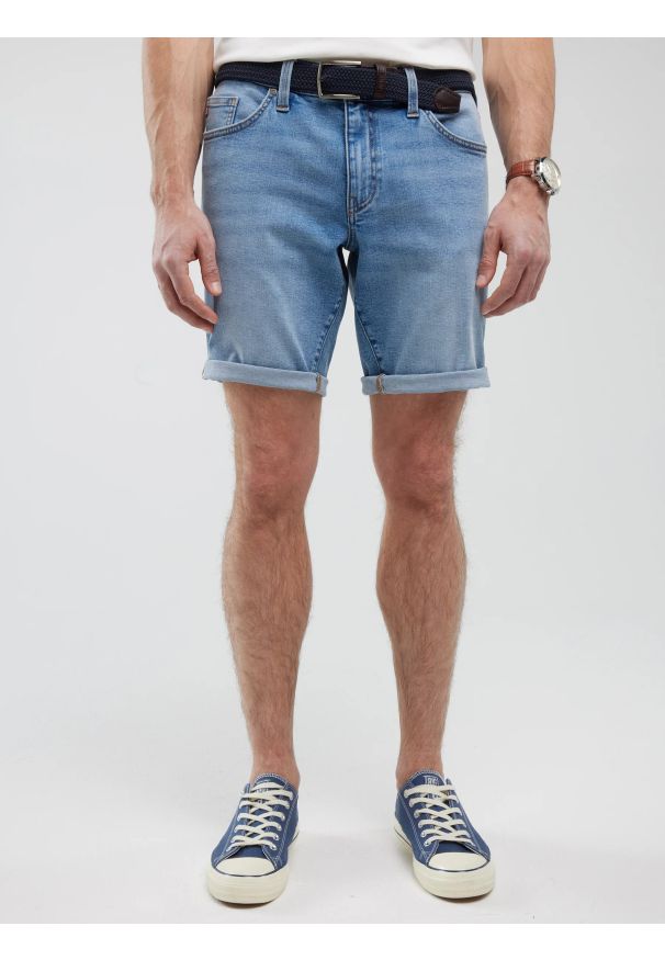Big-Star - Szorty męskie jeansowe niebieskie Aden 255. Kolor: niebieski. Materiał: jeans. Sezon: lato. Styl: wakacyjny, klasyczny, elegancki