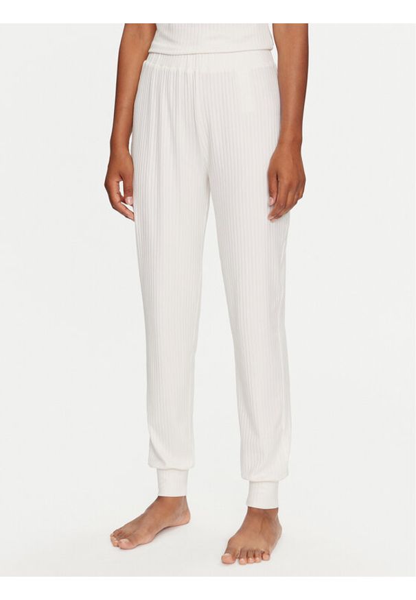 Guess Spodnie piżamowe O3BB00 KBXB2 Szary Regular Fit. Kolor: szary. Materiał: syntetyk