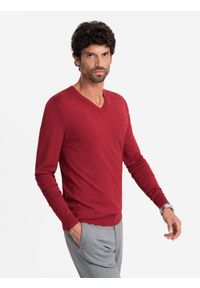 Ombre Clothing - Męski elegancki sweter V-neck BASIC z wiskozą – czerwony V20 OM-SWBS-0107 - XXL. Okazja: do pracy, na co dzień. Typ kołnierza: dekolt w serek. Kolor: czerwony. Materiał: wiskoza. Wzór: haft. Styl: elegancki #6