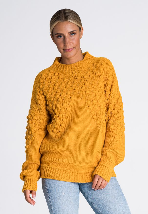 Figl - Musztardowy Krótki Sweter z Pomponikami. Kolor: żółty. Materiał: nylon, akryl. Długość: krótkie