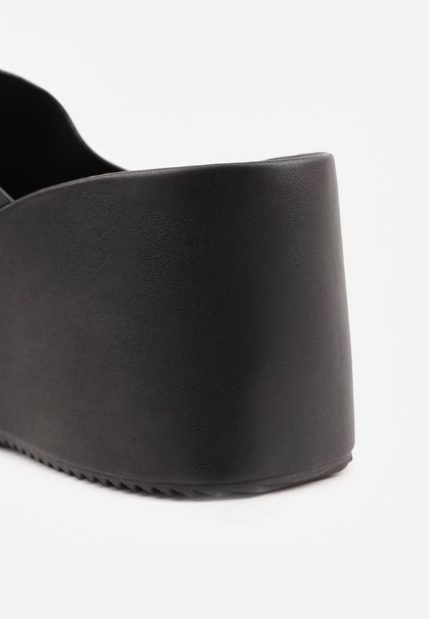 Born2be - Czarne Klapki w Stylu Casual na Platformie z Koturnem Penoris. Okazja: na co dzień. Kolor: czarny. Materiał: jeans, len. Sezon: lato. Obcas: na koturnie. Styl: casual