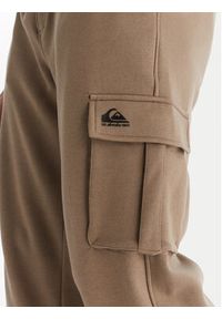 Quiksilver Spodnie dresowe Cargo Fleece EQYFB03401 Khaki Regular Fit. Kolor: brązowy. Materiał: bawełna