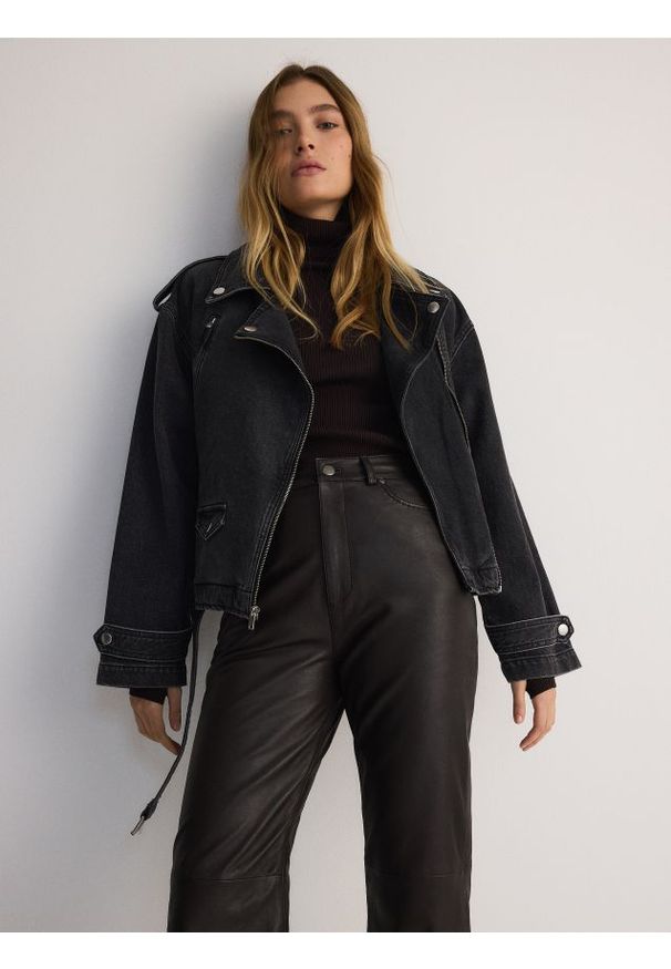 Reserved - Kurtka jeansowa z paskiem - szary. Kolor: szary. Materiał: jeans